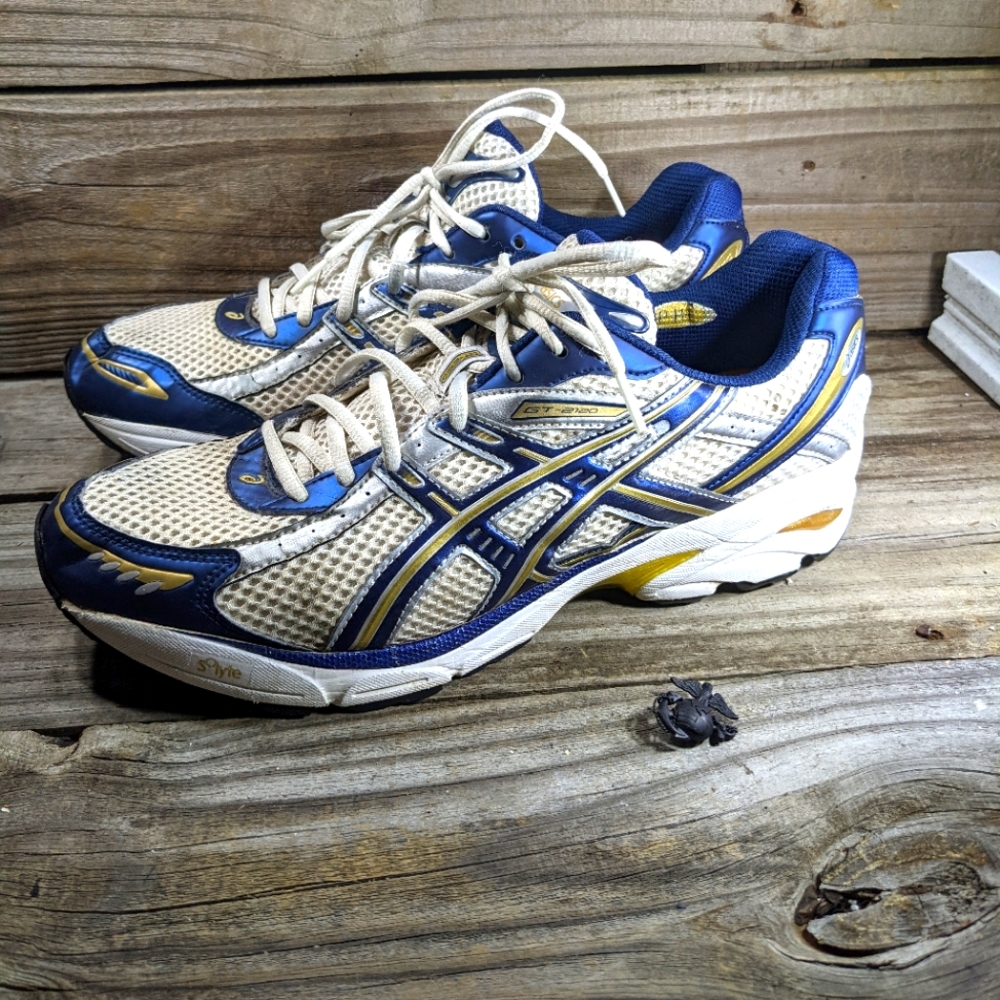 Asics gt 2120 rn ,s11.5, white,gold, Blue 🥇